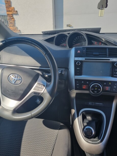 Toyota Verso I · Рестайлинг, 2015 г.