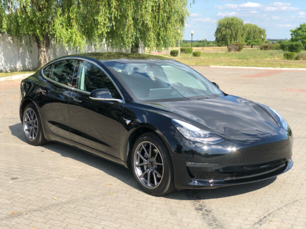 Tesla Model 3, 2018 г.