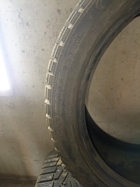 Легковые шины Nokian 235/40 R18 4 шт.