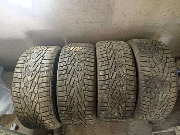 Легковые шины Nokian 235/40 R18 4 шт.