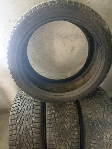 Легковые шины Nokian 235/40 R18 4 шт.