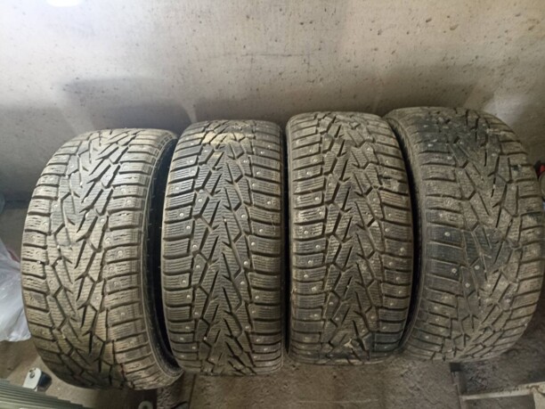 Легковые шины Nokian 235/40 R18 4 шт.