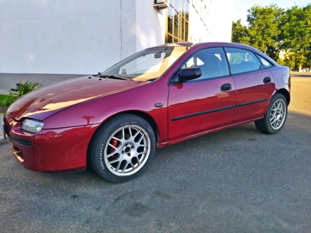 Mazda 323F, 1997 г.
