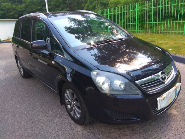 Opel Zafira B · Рестайлинг, 7 мест, 2010 г.