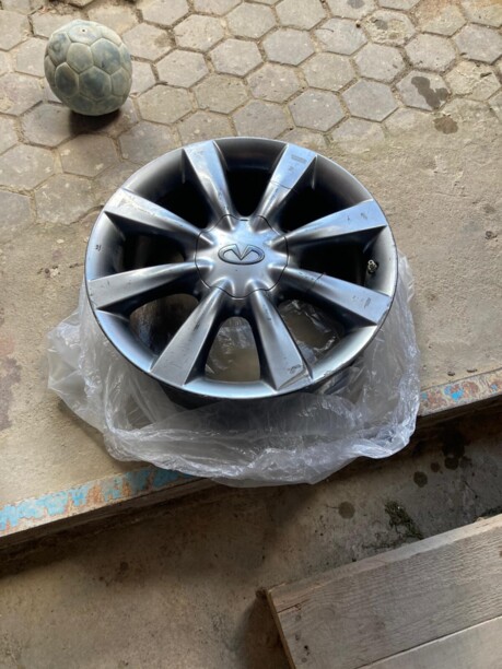 Infiniti FX35 8x18 5x114.3 2 шт.