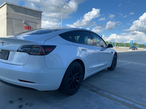 Tesla Model 3, 2021 г.