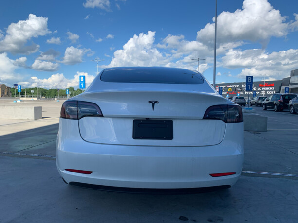 Tesla Model 3, 2021 г.