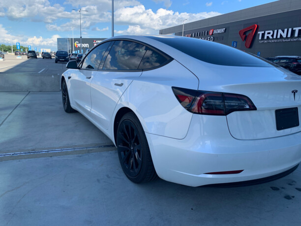 Tesla Model 3, 2021 г.