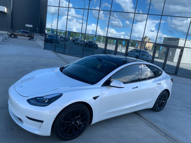 Tesla Model 3, 2021 г.