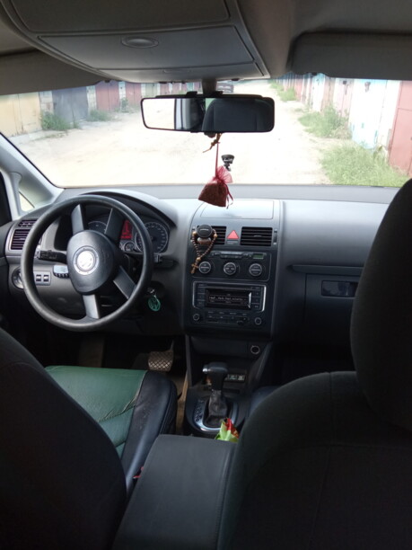 Volkswagen Touran I, 7 мест, 2006 г.