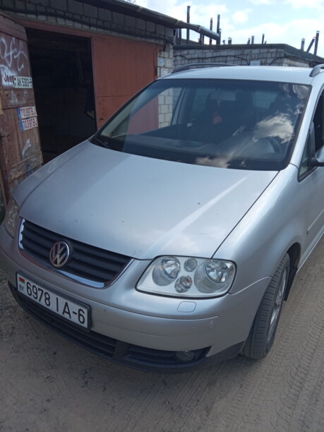 Volkswagen Touran I, 7 мест, 2006 г.