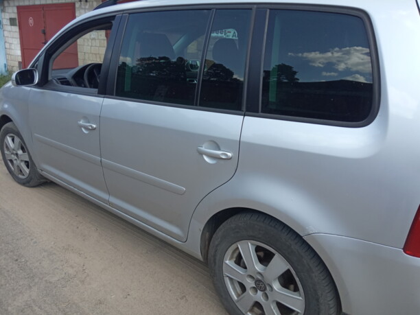 Volkswagen Touran I, 7 мест, 2006 г.