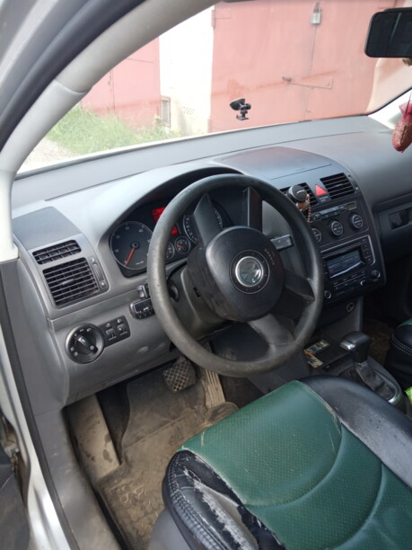 Volkswagen Touran I, 7 мест, 2006 г.