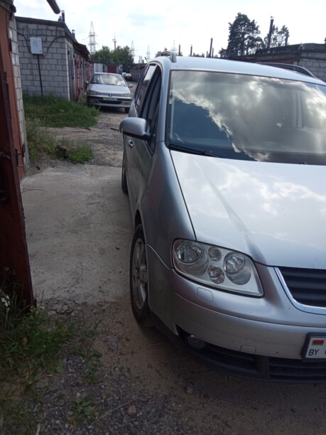 Volkswagen Touran I, 7 мест, 2006 г.