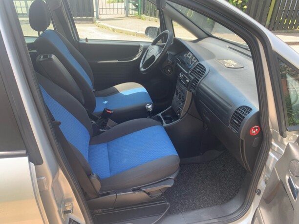 Opel Zafira A · Рестайлинг, 7 мест, 2004 г.
