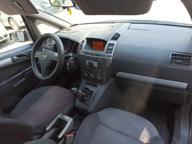 Opel Zafira B, 7 мест, 2007 г.