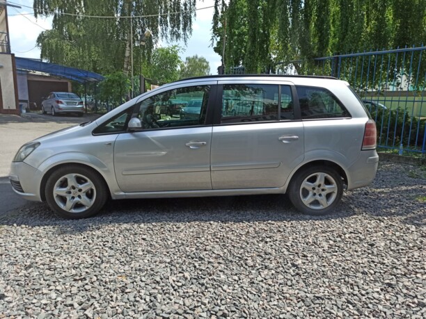 Opel Zafira B, 7 мест, 2007 г.