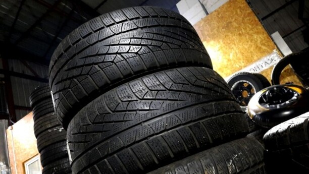 Легковые шины Pirelli Sotto Zero 1 245/35 R19 2 шт.