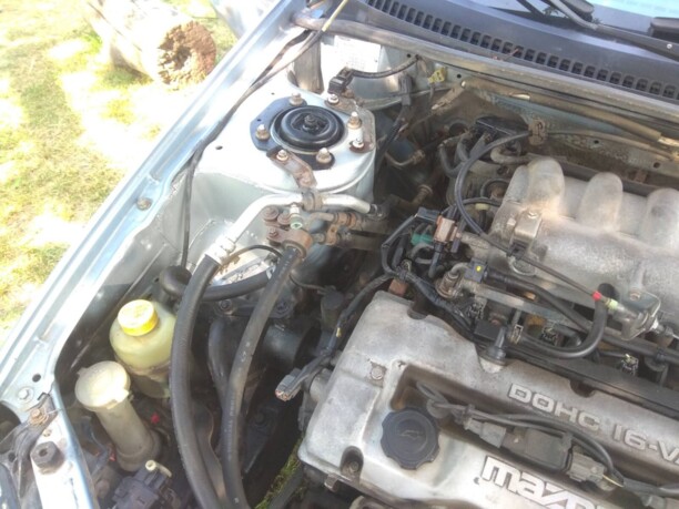 Mazda 323F, 2001 г.