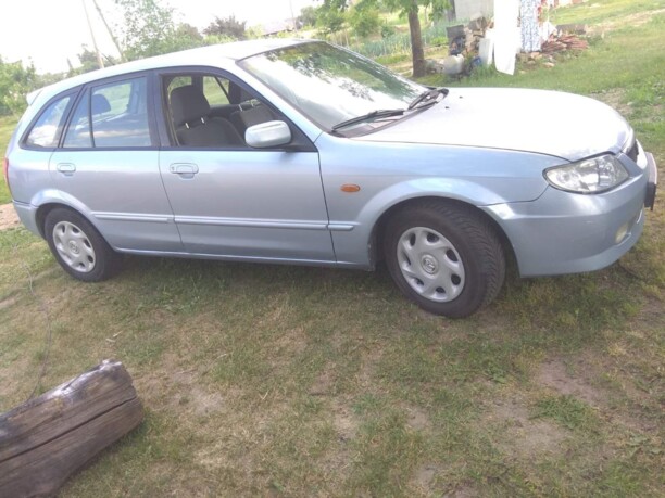 Mazda 323F, 2001 г.