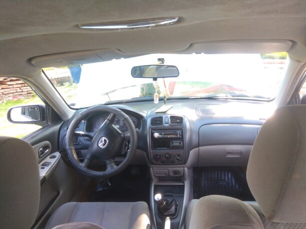 Mazda 323F, 2001 г.