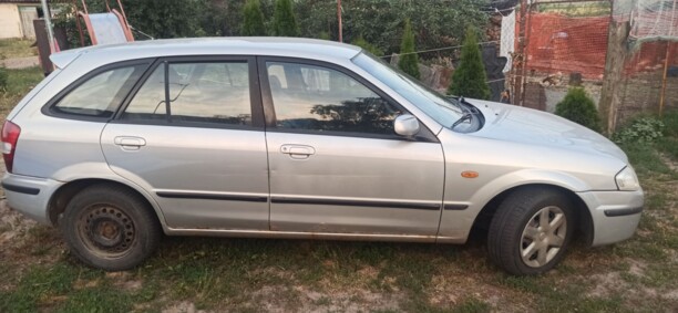 Mazda 323F, 1998 г.