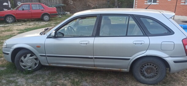 Mazda 323F, 1998 г.