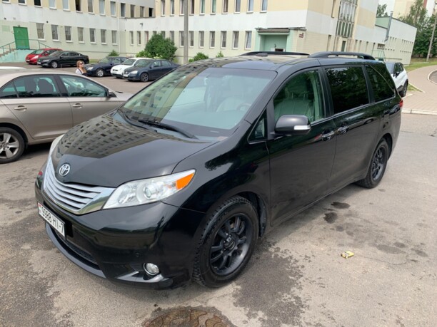 Toyota Sienna III (XL30), 7 мест, 2013 г.