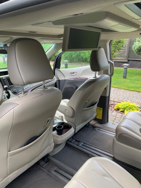 Toyota Sienna III (XL30), 7 мест, 2013 г.