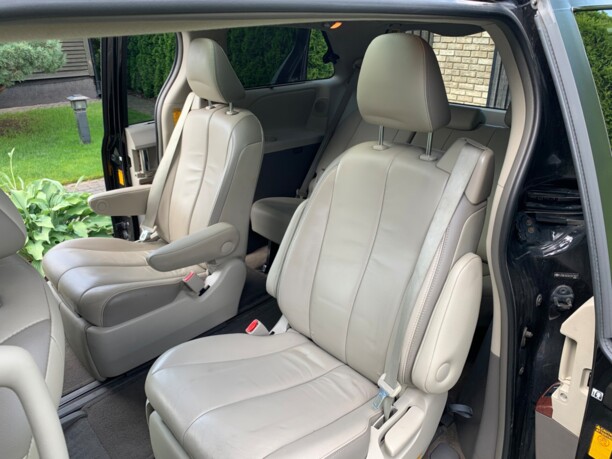 Toyota Sienna III (XL30), 7 мест, 2013 г.