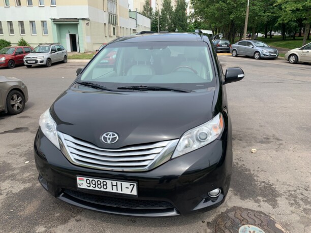 Toyota Sienna III (XL30), 7 мест, 2013 г.
