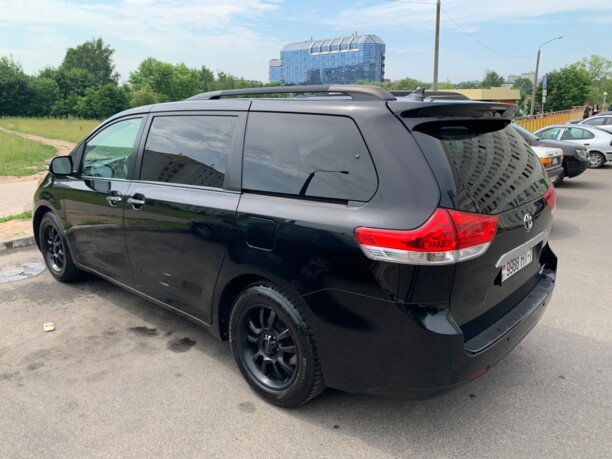 Toyota Sienna III (XL30), 7 мест, 2013 г.