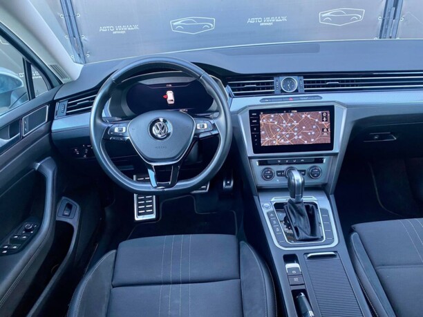 Volkswagen Passat Alltrack B8, 2017 г.