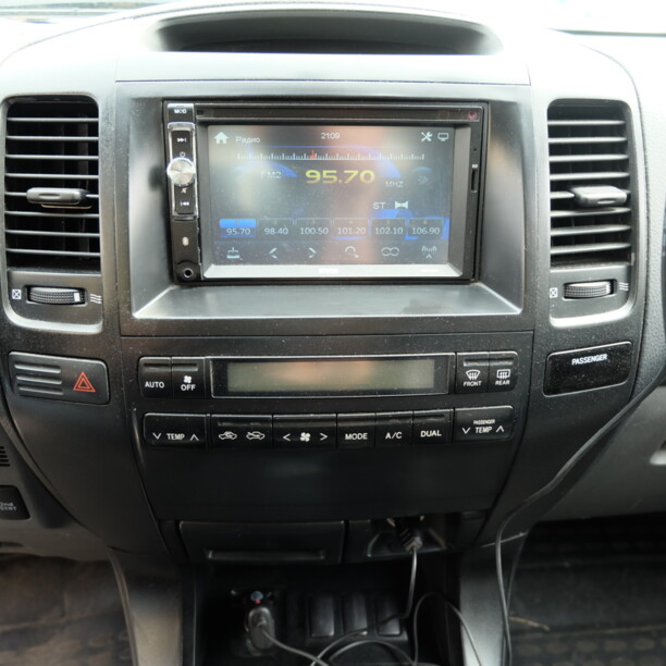 Toyota Land Cruiser Prado J120, 7 мест, 2004 г.
