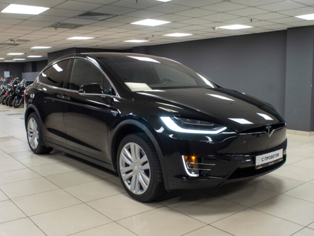 Tesla Model X, 7 мест, 2016 г.