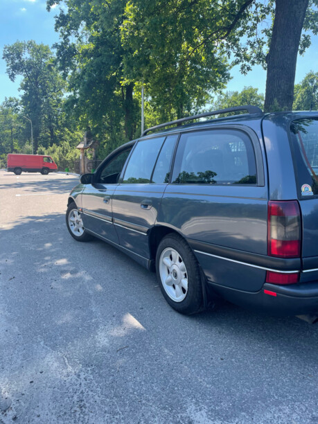 Opel Omega B, 1995 г.