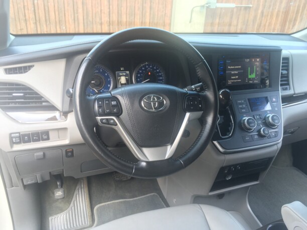 Toyota Sienna III (XL30) · Рестайлинг, 7 мест, 2015 г.