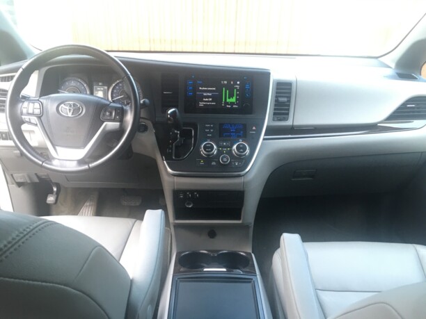 Toyota Sienna III (XL30) · Рестайлинг, 7 мест, 2015 г.