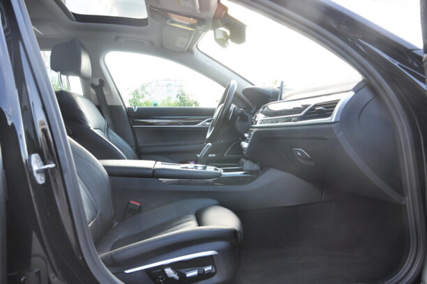 BMW 7 серия G12 (Long), 2016 г.