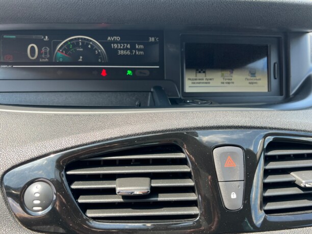Renault Grand Scenic III · 2-й рестайлинг, 7 мест, 2014 г.