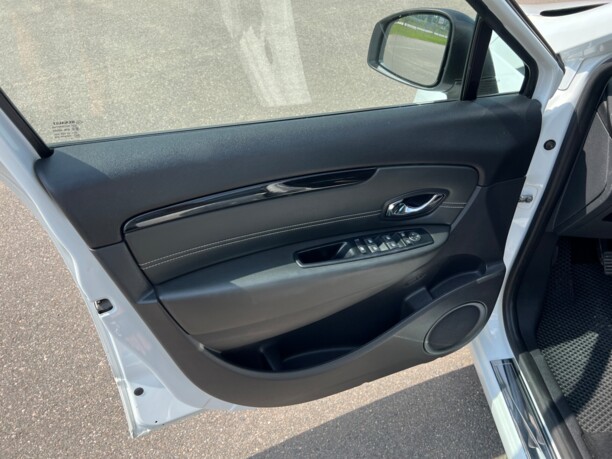 Renault Grand Scenic III · 2-й рестайлинг, 7 мест, 2014 г.