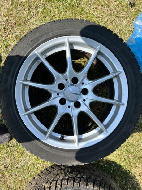 Легковые шины Hankook 245/45 R17 4 шт.