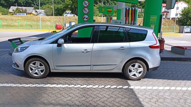 Renault Grand Scenic III · 2-й рестайлинг, 7 мест, 2016 г.