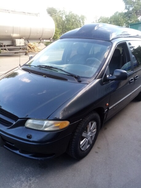 Dodge Caravan III, 7 мест, 1999 г.