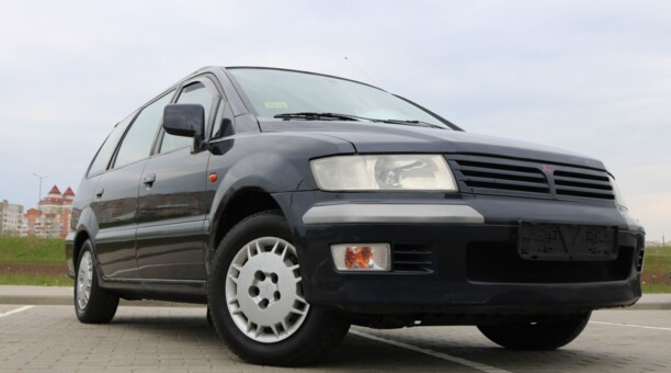 Mitsubishi Space Wagon Typ N50, 7 мест, 2001 г.