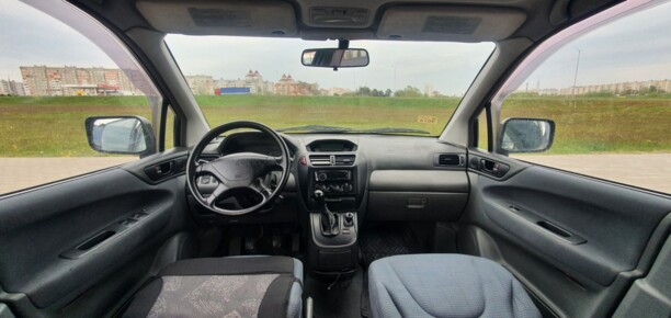 Mitsubishi Space Wagon Typ N50, 7 мест, 2001 г.
