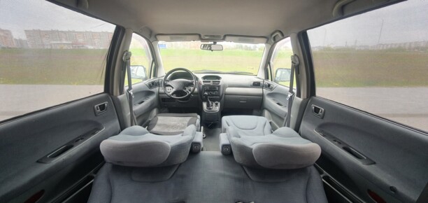 Mitsubishi Space Wagon Typ N50, 7 мест, 2001 г.