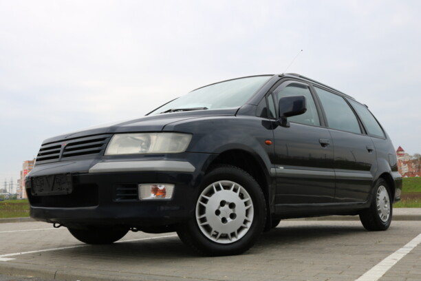 Mitsubishi Space Wagon Typ N50, 7 мест, 2001 г.