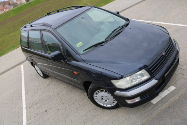 Mitsubishi Space Wagon Typ N50, 7 мест, 2001 г.