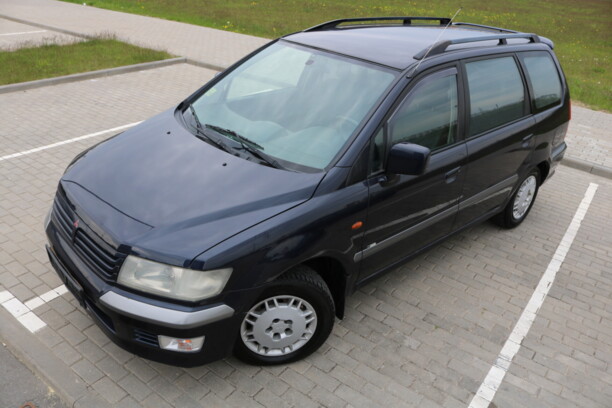 Mitsubishi Space Wagon Typ N50, 7 мест, 2001 г.